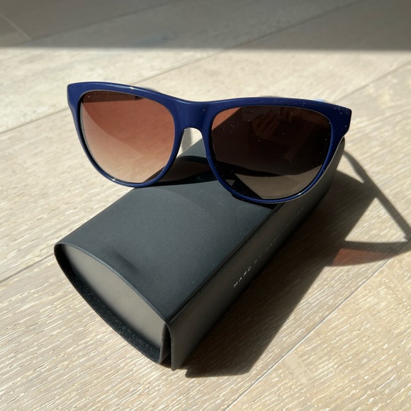 MARC BY MARC JACOBS New Blue Sunglasses - Picture 2 of 16